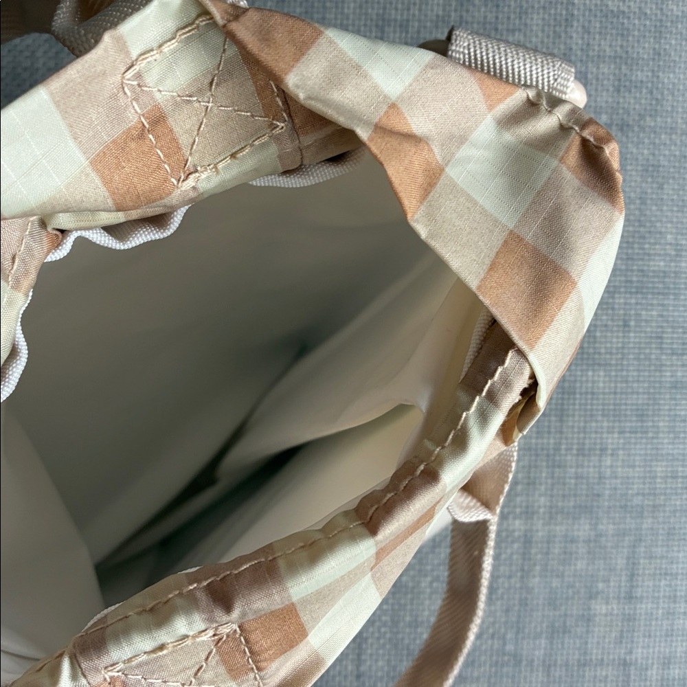 CALPAK Beige and Cream Gingham water bottle holder - Picture 4 of 4